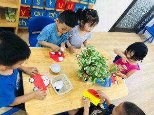 Các bài học Montessori tại nhà cho con